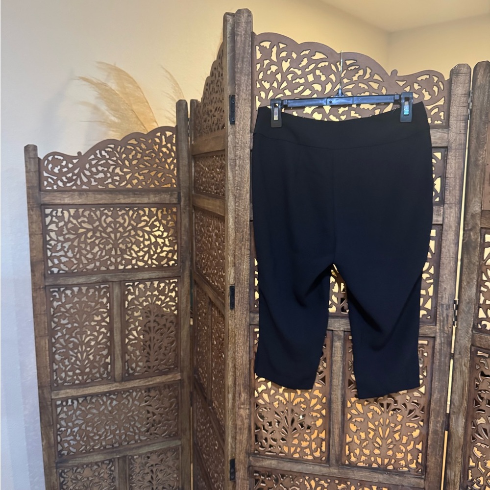 Amanda Uprichard Black Cropped Flare Capri Pants - Picture 4 of 4